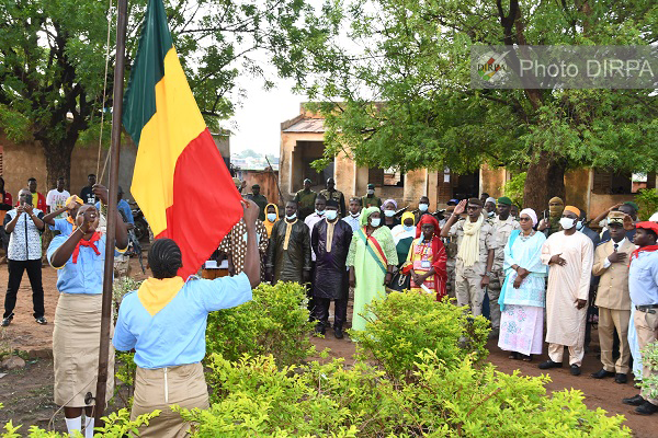 Bamako-Sénou : Le ministre de la Défense et des Anciens Combattants donne quitus aux candidats au baccalauréat pour la session 2021-2022.