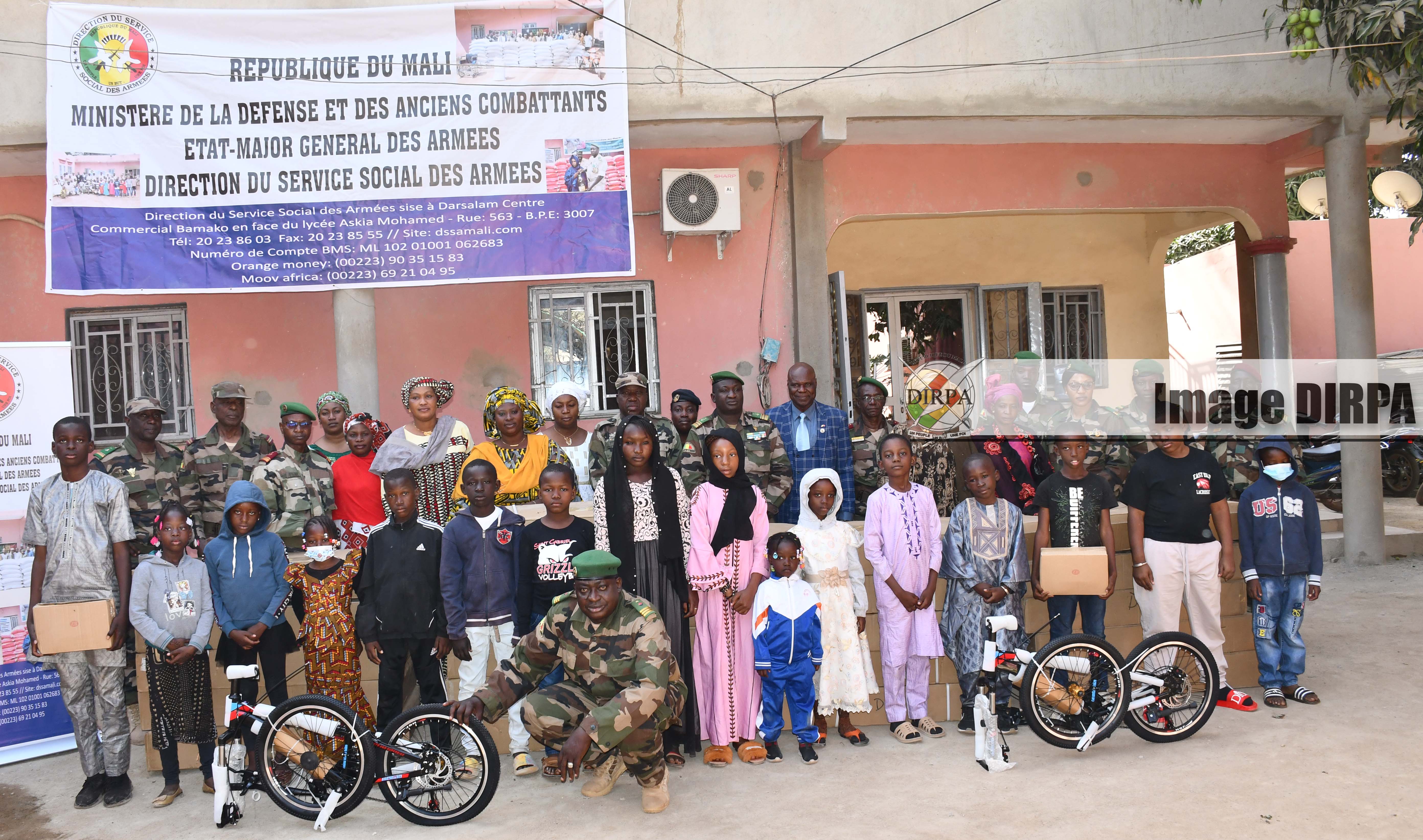 DSSA : Le président de l’association Mali-Chine offre des vélos aux enfants orphelins des FAMa