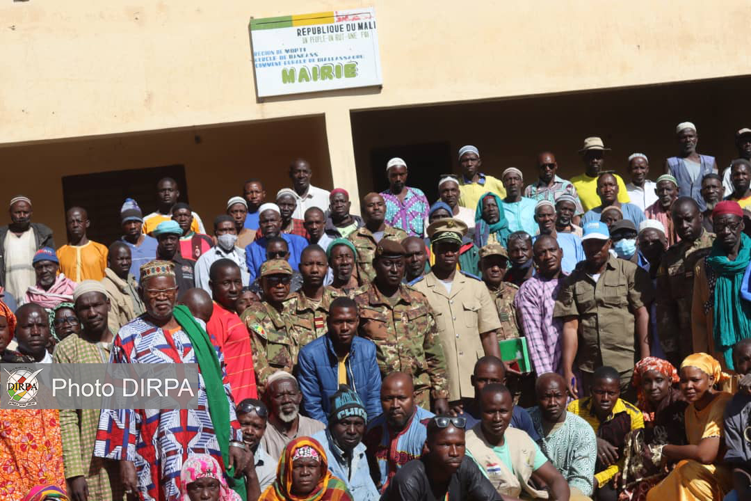 GTIA 2 KELETIGUI : Le commandant GTIA rencontre les forces vives de la commune de Dialassagou