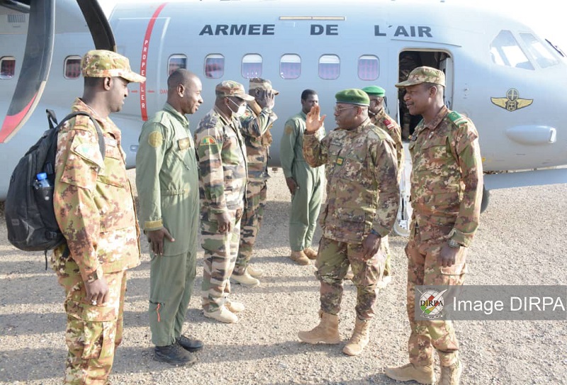 Tessalit : Le commandant de la région militaire n°7 et chef secteur 2 de l'opération Maliko en visite de terrain.