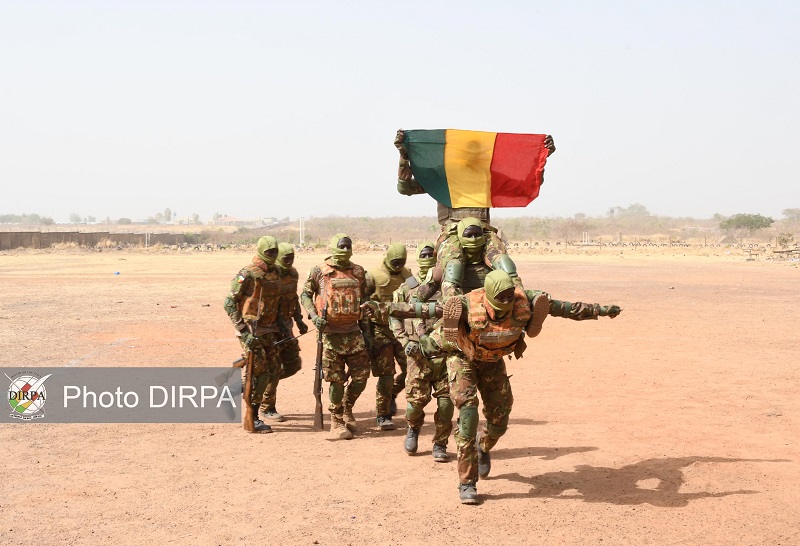 Base 101 Sénou : Fin de formation des fusiliers commandos