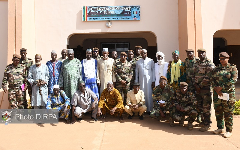 GARDE NATIONALE : Le nouveau CEM échange avec l’Association des Gardes Retraités du Mali.