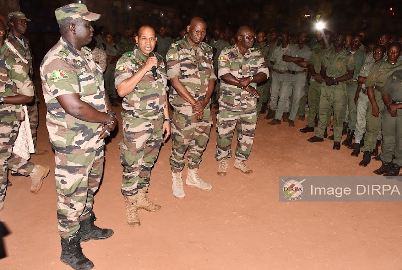 Centre d’Instruction DTTIA : Le Général Elhalifa Coulibaly fait la rupture de jeûne avec les stagiaires