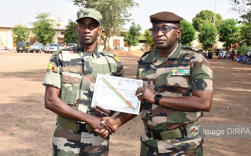 DSMIL :  Remise des attestations de fin de formation aux élèves du CAT1 et CAT2 - Sport