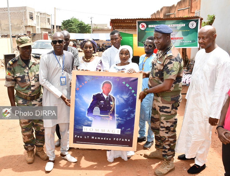 Feu Lieutenant Mamadou Fofana : Un hommage à hauteur de l’acte héroïque de l’Officier