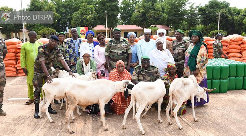 Opération Tabaski : Des béliers et des kits alimentaires pour les veuves et les orphelins des militaires et paramilitaires de Bamako