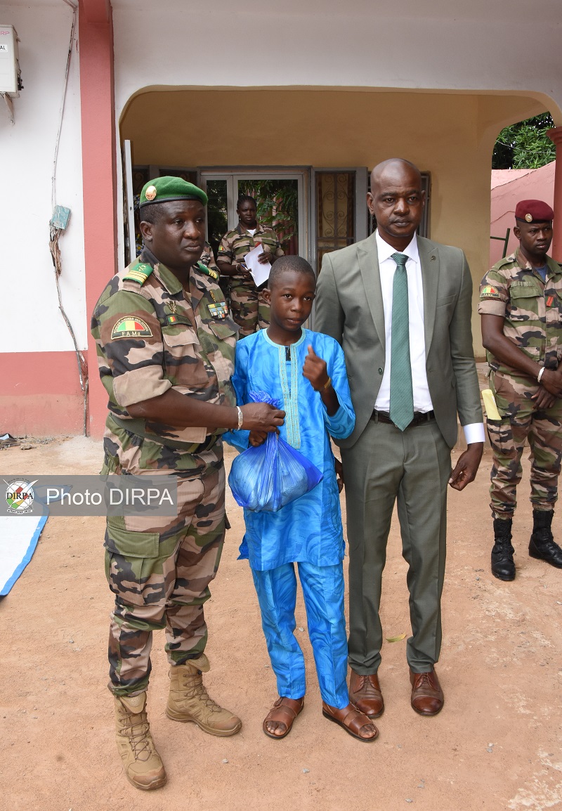 DSSA : Remise de don aux orphelins des militaires et paramilitaires