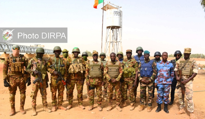 RM6 : Visite de terrain du Commandant Secteur 4 à Djénné