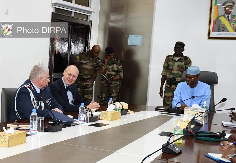 Coopération Mali-Allemagne : Le nouvel attaché de défense présenté au ministre Sadio Camara