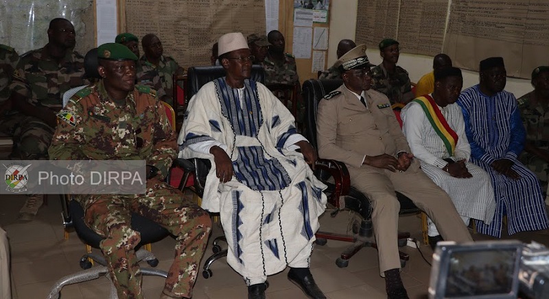 Ségou : Visite du premier ministre au camp Amadou CHeickou TALL