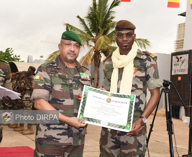 Décoration : 48 éléments des FDS décorés par le ministre Daoud Aly Mohammedine