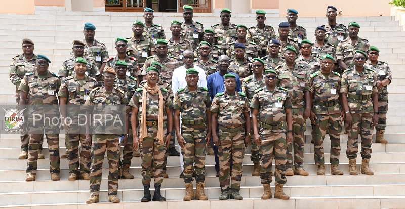 Ecole de Guerre du Mali : le CEMGA partage sa vision avec les auditeurs de la 3ème promotion