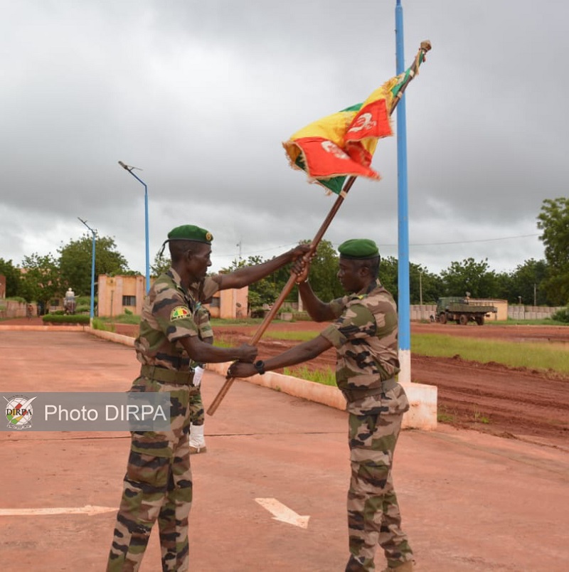 Région Militaire N°6 : Passation de Commandement entre Commandants 61ème Régiment d'Infanterie sur Caspir