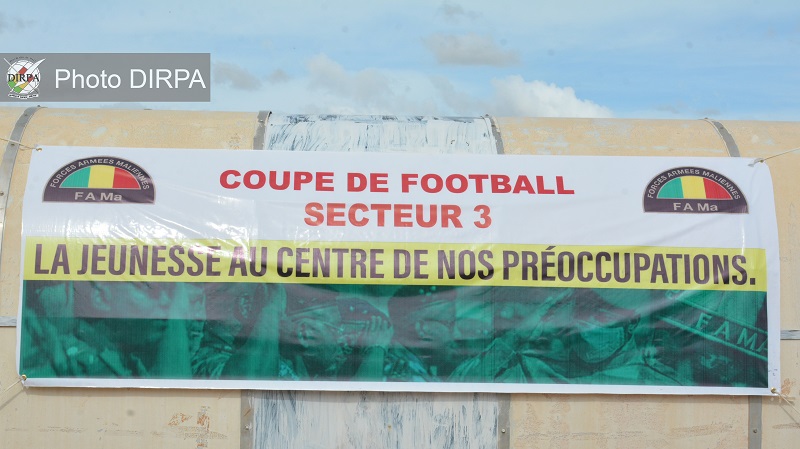 Tombouctou : le commandant secteur organise la coupe de football de cohésion du secteur 3.