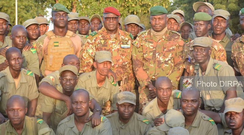 TOMBOUCTOU : le Chef d’Etat-major Général adjoint des Armées, le Général de division Kéba SANGARÉ en visite de terrain.