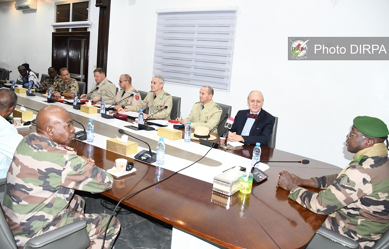 Coopération Mali-Allemagne : quatre militaires allemands décorés pour le service bien rendu.