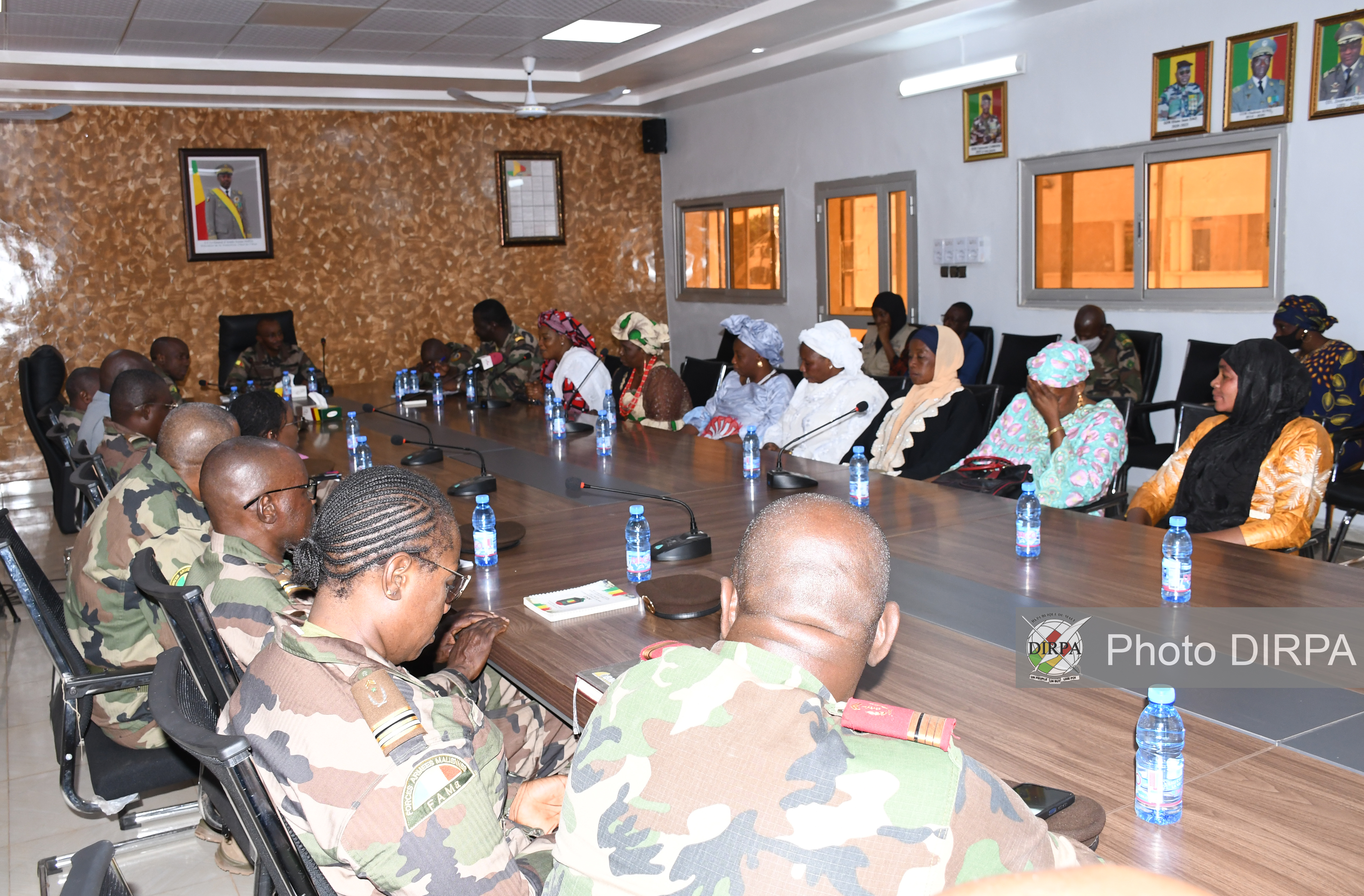 Garde Nationale du Mali : le personnel, les Anciens combattants et l’Association des femmes et des jeunes présentent leurs vœux de nouvel an au CEM Garde