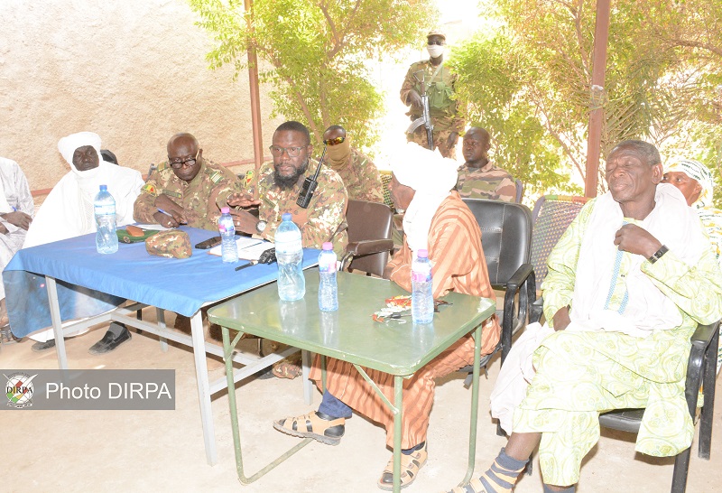 Gao : Le commandant du secteur 1 de l'Opération Maliko rend visite aux anciens combattants.