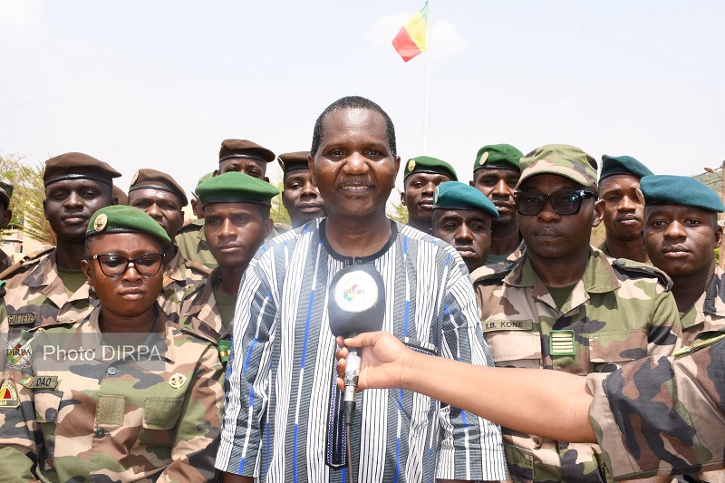 Ancrage aux valeurs et adaptation aux réalités du terrain: le Professeur Ibrahim Iba N’DIAYE rencontre la 46ᵉ promotion de l’EMIA.
