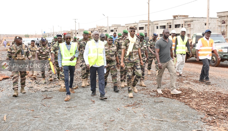 MDAC : Le Ministre de la Défense et des Anciens Combattants s'imprègne de l'état d'avancement des 1000 logements des Forces  Armées Maliennes en chantier
