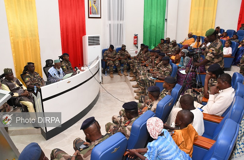 Armée de l’air : Remise de kits scolaires aux orphelins militaires