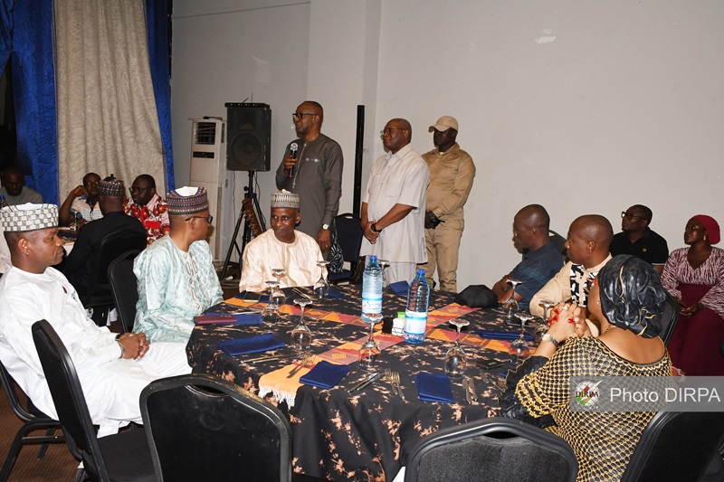 COOPÉRATION MILITAIRE AES : Un dîner d’honneur scelle la fin du séjour d’études de la 2ᵉ promotion de l’École de Guerre du Niger au Mali