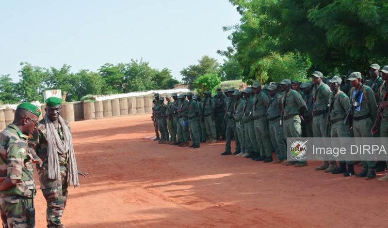 TOMBOUCTOU : le Directeur Adjoint des Écoles Militaires s’imprègne des conditions de formation
