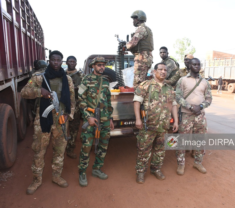 BAMAKO : arrivée de plus de 900 camions-citernes sous escorte des FAMa