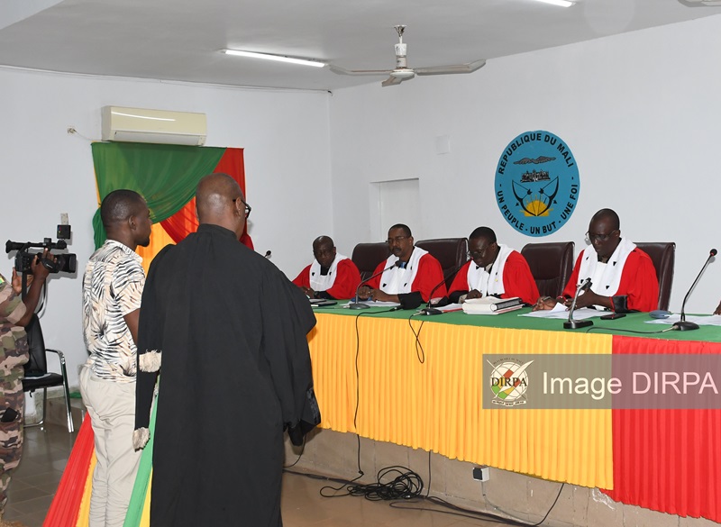 TRIBUNAL MILITAIRE DE BAMAKO : Le Sergent de Police Mama Abdoulaye KANE condamné pour vol qualifié