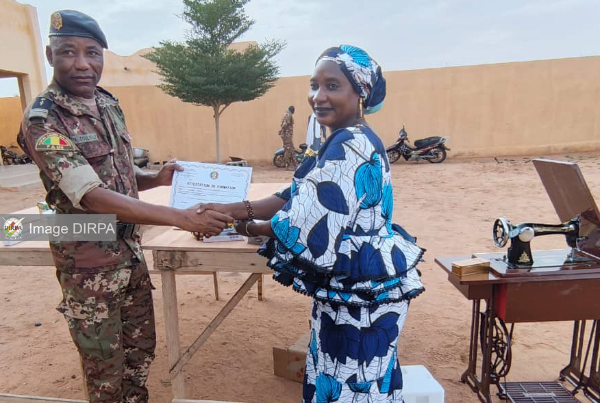 GAO : sortie de la première promotion de Coupe et Couture du Centre de Formation de l’Antenne du Service Social des Armées